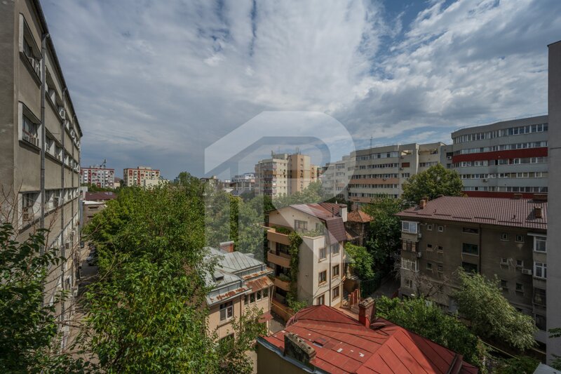 Ion Mihalache cu bd. Averescu, garsoniera disponibila in bloc mixt