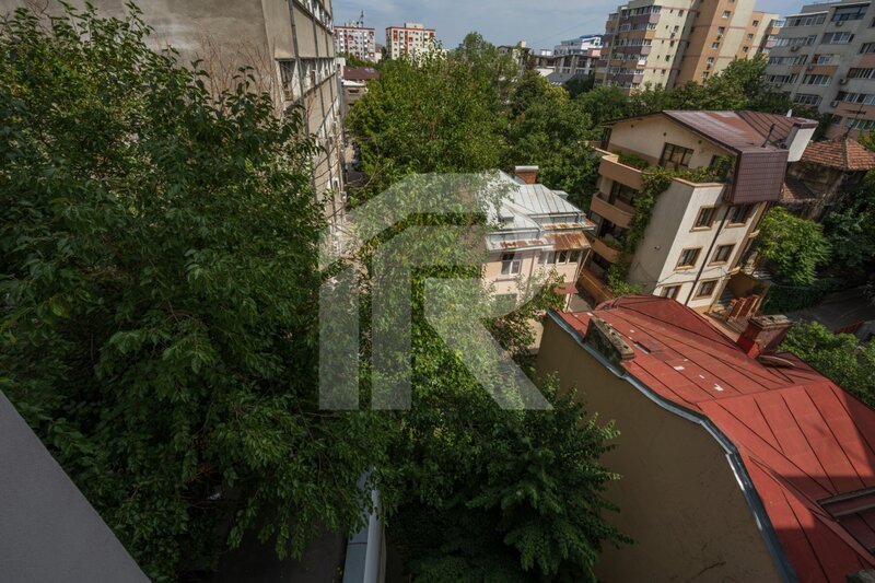 Ion Mihalache cu bd. Averescu, garsoniera disponibila in bloc mixt
